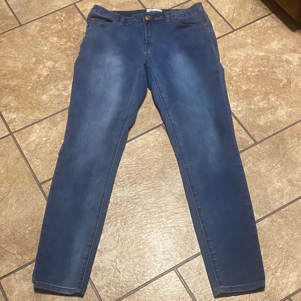 Tribal Women's Size 8 High Rise Skinny Blue Jeans